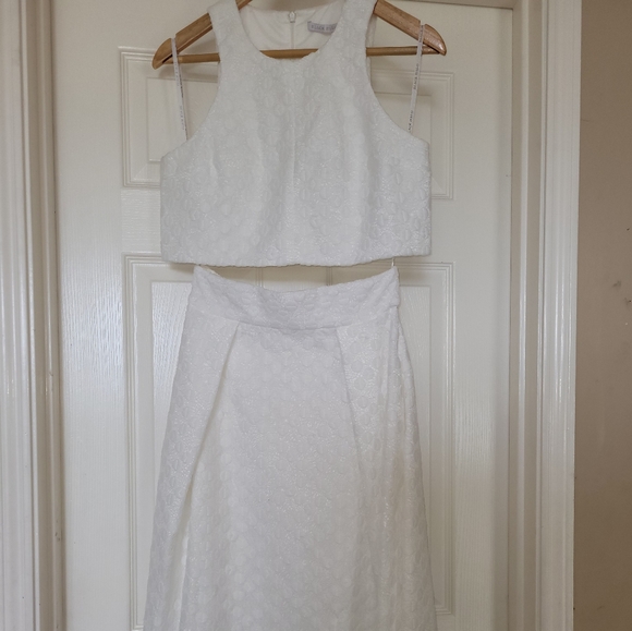 Black Halo 2 pc dress in pearl - Picture 3 of 8